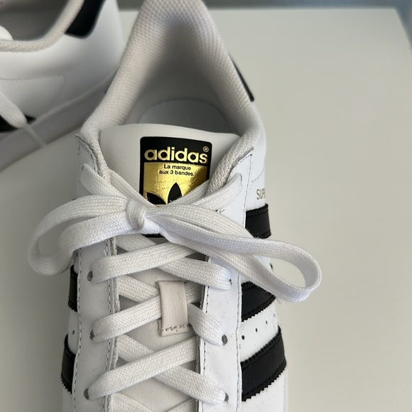 Adidas Superstars white/black/gold size 7.5 - Picture 2 of 4